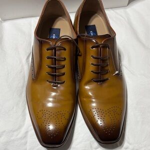 Corrente 5125 medallion toe perforated lace-up- camel. EUC